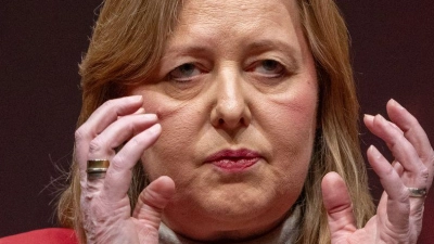 Für die Parteichefin ist der Juso-Kongress kein reiner Wohlfühl-Termin.  (Foto: Harald Tittel/dpa)