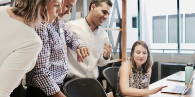 Jede Arbeitswelt hat ihre eigene Kleiderordnung. Ziehen Sie sich entsprechend Ihres Berufes an.  (Foto: Pixabay)