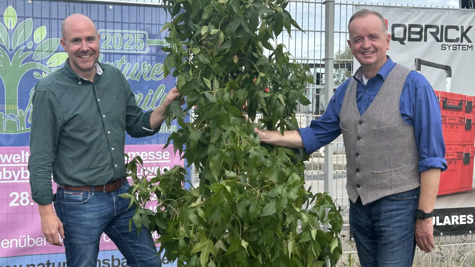BGU-Chef Daniel Stiegler (links) und OB Thomas Deffner als Schirmherr freuen sich auf die „Nature und Family”-Messe. (Foto: Florian Pöhlmann)