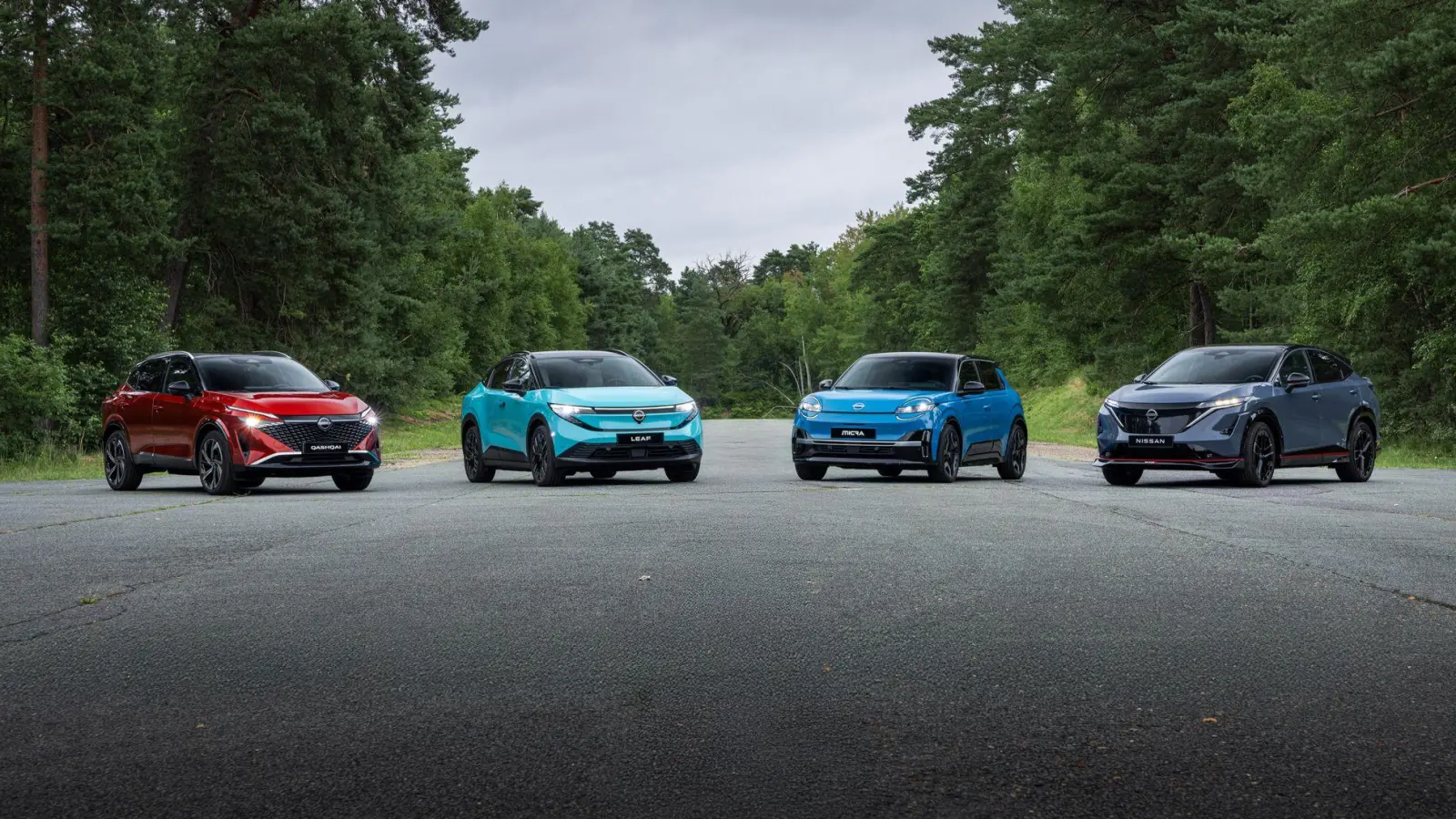 Qashqai (l-r), Leap, Micra und Nismo: Nissan hat eine Reihe neuer E-Modelle angekündigt. (Foto: Guillem Hernandez/Nissan/dpa-tmn)