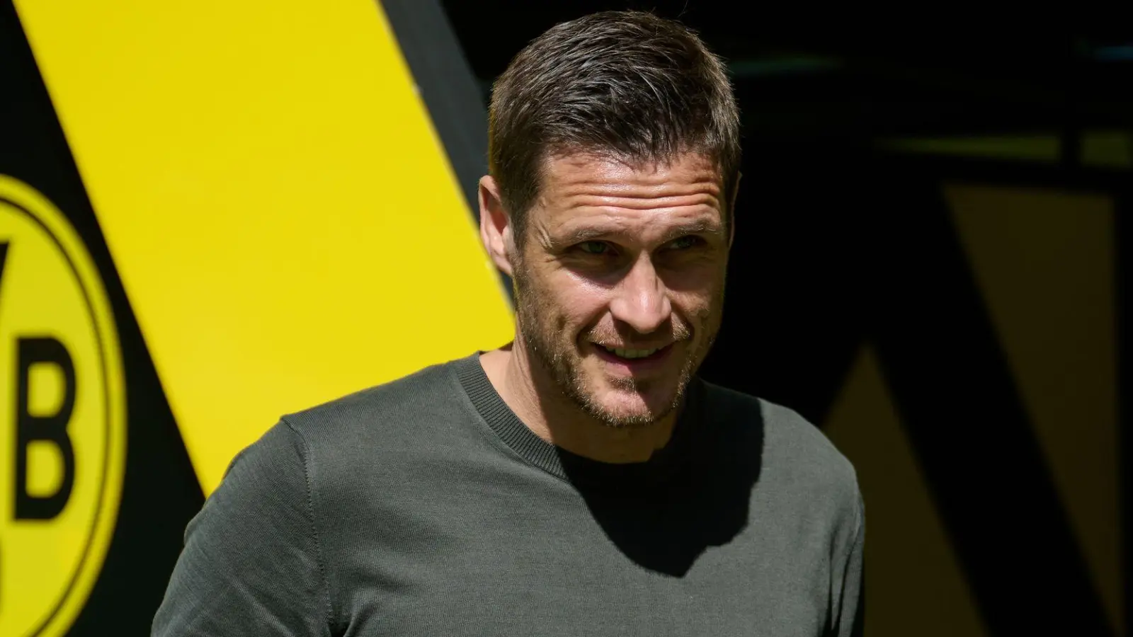 Hat für seinen Transfersommer viel Lob bekommen: BVB-Sportdirektor Sebastian Kehl. (Foto: Bernd Thissen/dpa)