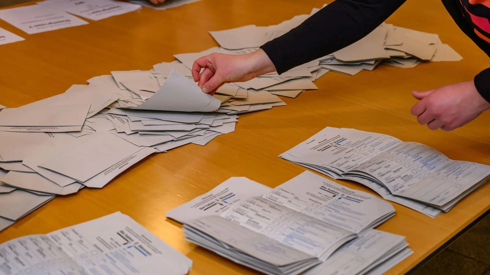Wurde nach der Bundestagswahl richtig gezählt? Das BSW hat weiterhin Zweifel. (Foto: Patrick Pleul/dpa)