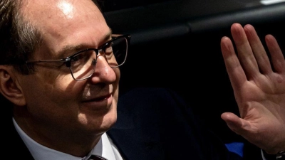 Im Bundestag warb Bundesinnenminister Alexander Dobrindt (CSU) am Donnerstag um Zustimmung zum neuen Bundespolizeigesetz. (Archivfoto) (Foto: Fabian Sommer/dpa)