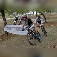 Das Rennen an der Bärenloch-Hütte hat schon Tradition: Am 27. September wird die Strecke im Herrierder Ortsteil Hohenberg wieder von Radsport-Fans aus ganz Süddeutschland bevölkert. (Foto: Günther Holzinger)