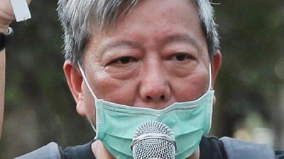 Lee (links) und Chow hatten sich in dem Verfahren nicht schuldig bekannt. (Archivbild)  (Foto: Kin Cheung/AP/dpa)