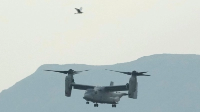 Kipprotor-Wandelflugzeug von Typ OV-22 Osprey des US-Militärs. Ein solches Flugzeug ist in Australien bei einer Übung abgestürzt. (Foto: Aaron Favila/AP/dpa)