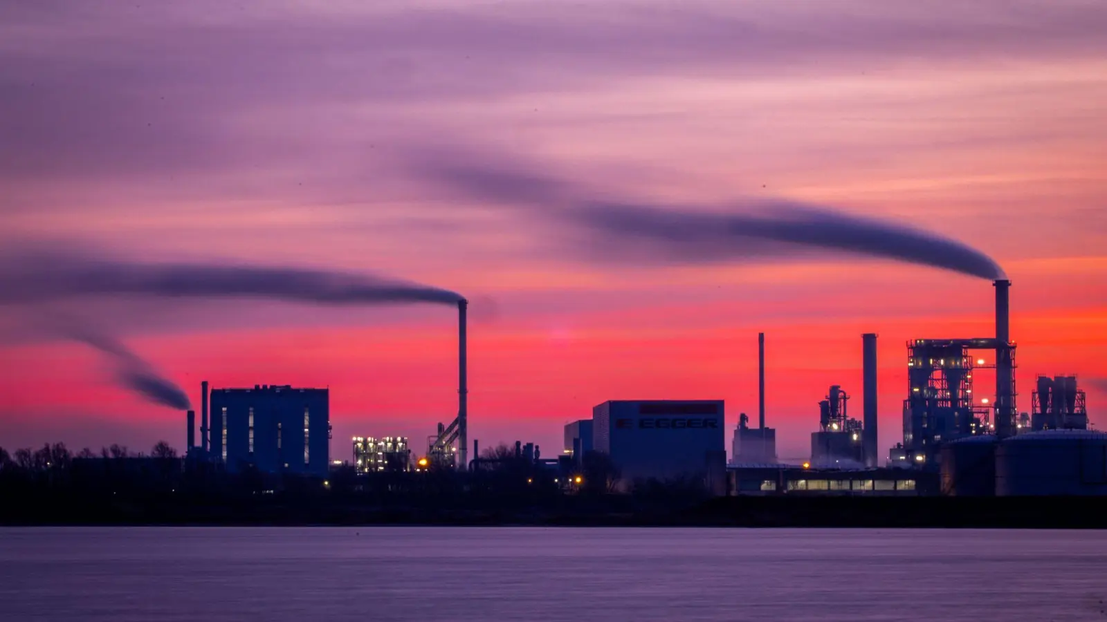 Etwas Hoffnung in Krisenzeiten: Der Jahresauftakt war überraschend gut für die deutsche Wirtschaft. (Archivbild) (Foto: Jens Büttner/dpa)