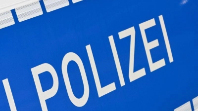 Zeugen können sich bei der Kriminalpolizei Würzburg melden. (Symbolbild) (Foto: Patrick Pleul/dpa)