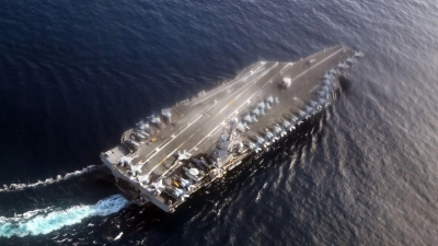 Medienberichten zufolge soll der Flugzeugträger „U.S.S. Gerald R. Ford“ die militärische Präsenz der USA im Nahen Osten verstärken. (Archivbild) (Foto: Federico Gambarini/dpa)