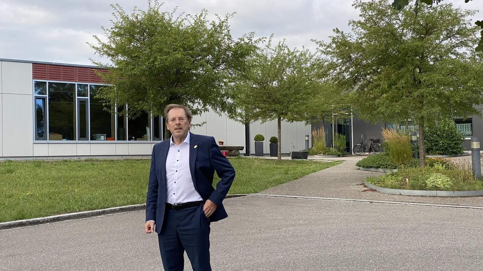 Das Europäische Schullandheim in Bad Windsheim ist zwar gerade einmal gut elf Jahre alt, trotzdem gibt es enorme Schäden, die beseitigt werden müssen. Hans Herold hat dafür Fördermittel organisiert. (Foto: Sandra Belatschek)