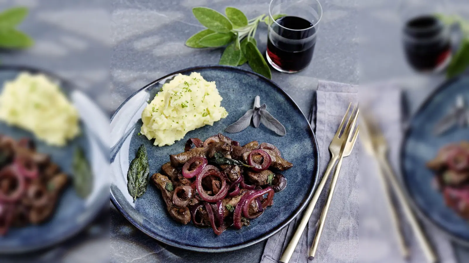 Klassische Beilage mit Twist: Balsamico-Zwiebeln ergänzen gebratene Leber ideal. (Foto: KDK/Deutsches Kalbfleisch/dpa-tmn)