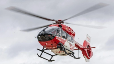 Die vier Mädchen wurden ins Krankenhaus gebracht. (Symbolbild) (Foto: Daniel Karmann/dpa)