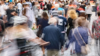 Bei den Bürgerinnen und Bürgern in Deutschland sinkt das Vertrauen in den Staat. (Symbolbild) (Foto: Jan Woitas/dpa)