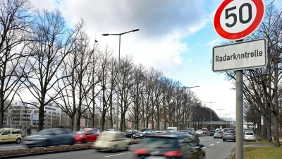 Münchens Oberbürgermeister Dieter Reiter (SPD) will am Mittleren Ring vorerst an Tempo 50 festhalten. (Foto: Malin Wunderlich/dpa)