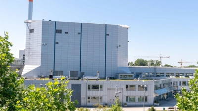 Der Forschungsreaktor FRM II ist wegen seines Brennstoffs umstritten. (Archivbild)  (Foto: Peter Kneffel/dpa)