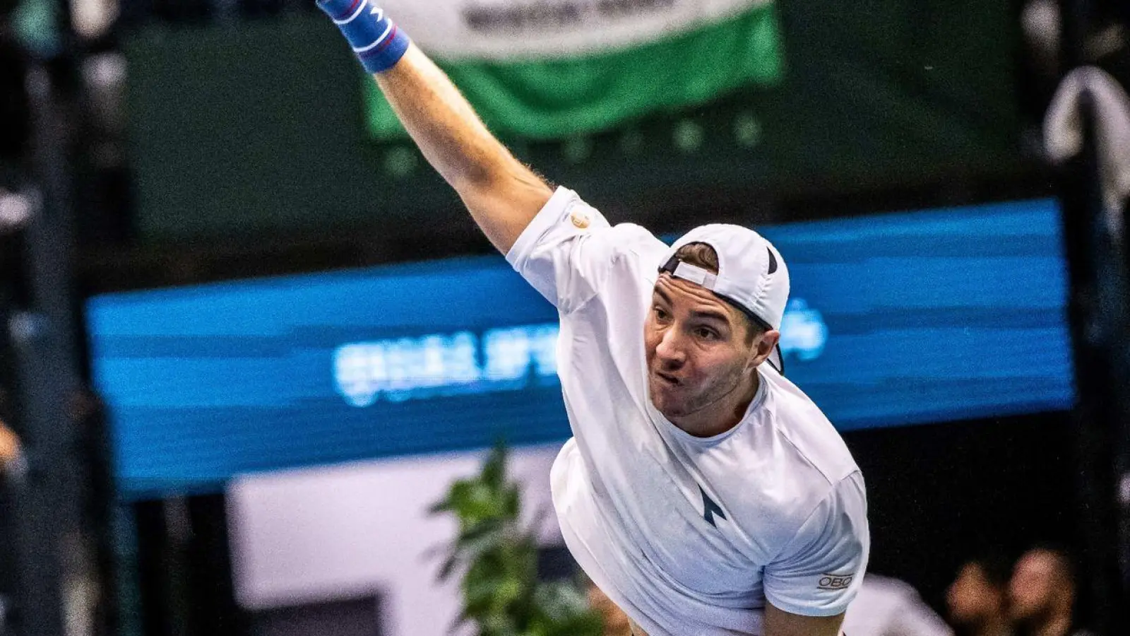 Jan-Lennard Struff hat sein Duell gegen Marton Fucsovics verloren. (Foto: Marton Monus/dpa)