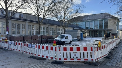 Noch fehlen wegen der Baustelle am Bahnhof viele der begehrten Kurzzeitparkplätze. (Foto: Oliver Herbst)