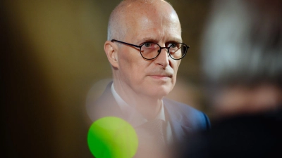 Musste das Olympia-Scheitern eingestehen: Hamburgs Erster Bürgermeister Peter Tschentscher.   (Foto: Gregor Fischer/dpa)