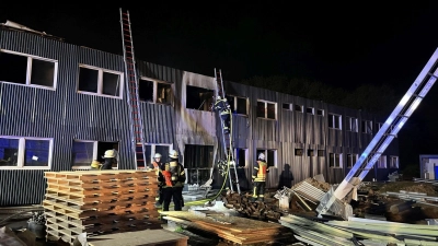 Die Feuerwehr konnt den Brand löschen. (Foto: --/5vision News /dpa)