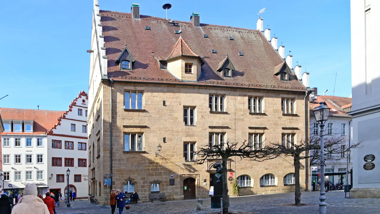 Am 22. März entscheidet sich, wer als neuer OB ins Ansbacher Stadthaus einziehen darf. Als Entscheidungshilfe gibt es am Mittwoch ein Wahlduell der Kandidaten Thomas Deffner und Hans-Jürgen Eff. (Foto: Jim Albright)