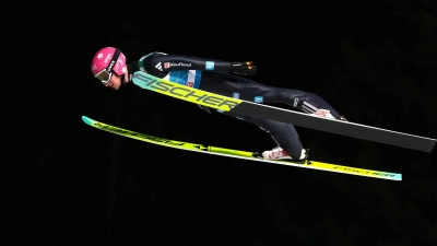 Felix Hoffmann wird bester Deutscher zum Tournee-Auftakt. (Foto: Matthias Schrader/AP/dpa)