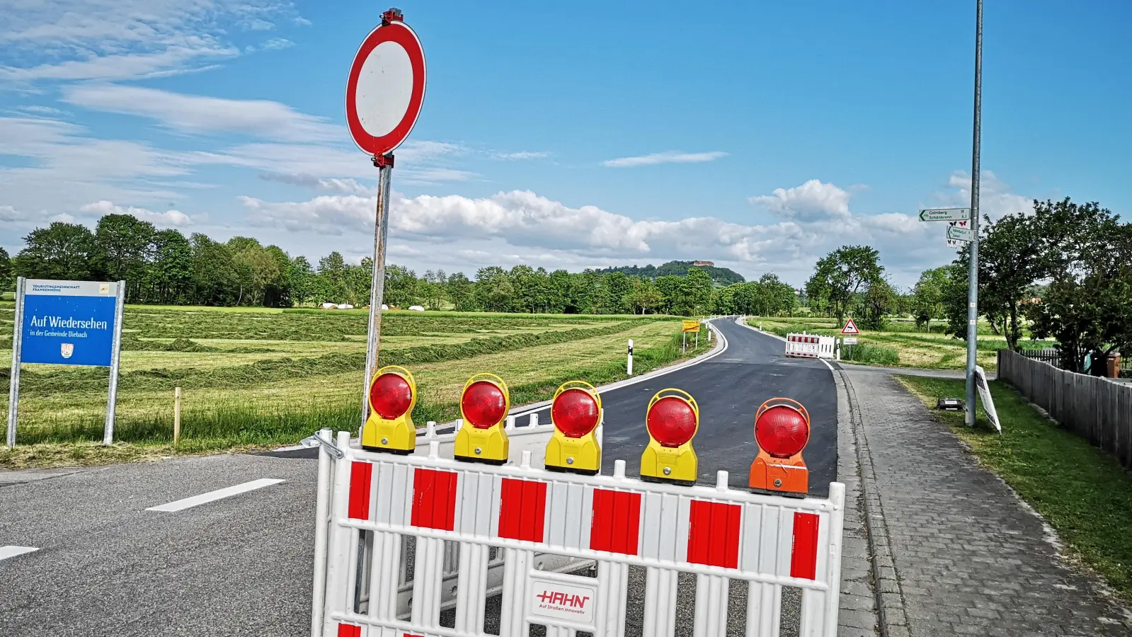 Die Sperrung, wie hier in Bellershausen, wird am Freitag offiziell aufgehoben.  (Foto: Jürgen Binder)