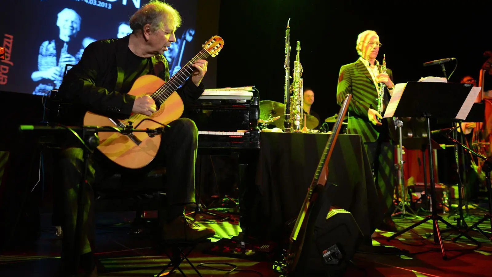 Der US-Jazzgitarrist Ralph Towner (links) ist im Alter von 85 Jahren in Rom gestorben. (Archivbild) (Foto: picture alliance / dpa)