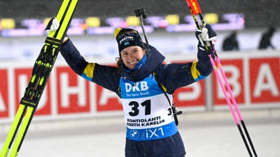 Trotz Strafminute sicherte sie sich den ersten Platz: Hanna Oberg aus Schweden. (Foto: Vesa Moilanen/Lehtikuva/AP/dpa)