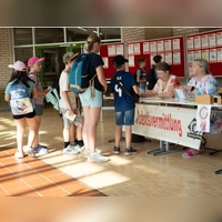 Die Aktion „Mini-Rothenburg” war in diesem Sommer der Höhepunkt des Ferienprogramms. An vier ausgebuchten Tagen tauchten täglich mehr als 150 Kinder in ihre eigene Spielstadt ein. Betreut und begleitet wurden sie dabei von rund 50 Betreuerinnen und Betreuern pro Tag. (Foto: Jugendzentrum Rothenburg)