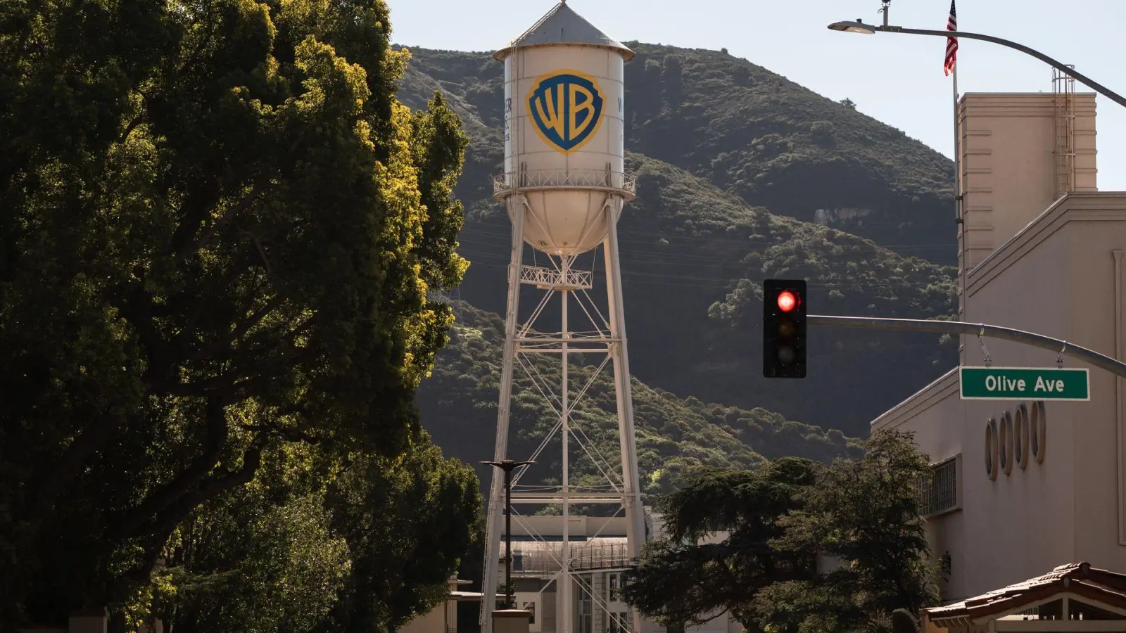 Das Filmstudio Warner Bros. arbeitet an der Umsetzung. (Symbolbild) (Foto: Jae C. Hong/AP/dpa)
