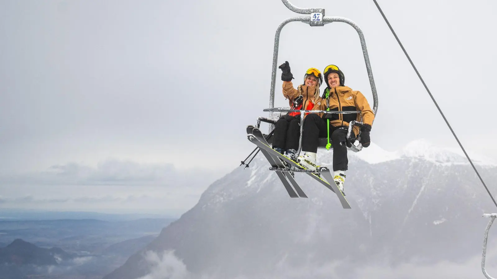 Was für eine Aussicht! Der Skiurlaub ist für viele ein fester Bestandteil des Jahreskalenders. (Foto: Benjamin Nolte/dpa-tmn)