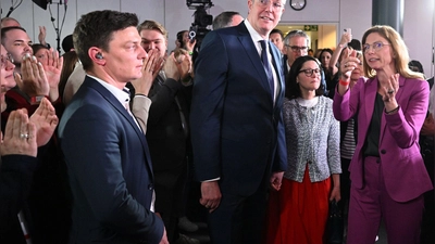 Alexander Schweitzer soll für die SPD die Koalitionsverhandlungen führen.  (Foto: Boris Roessler/dpa)