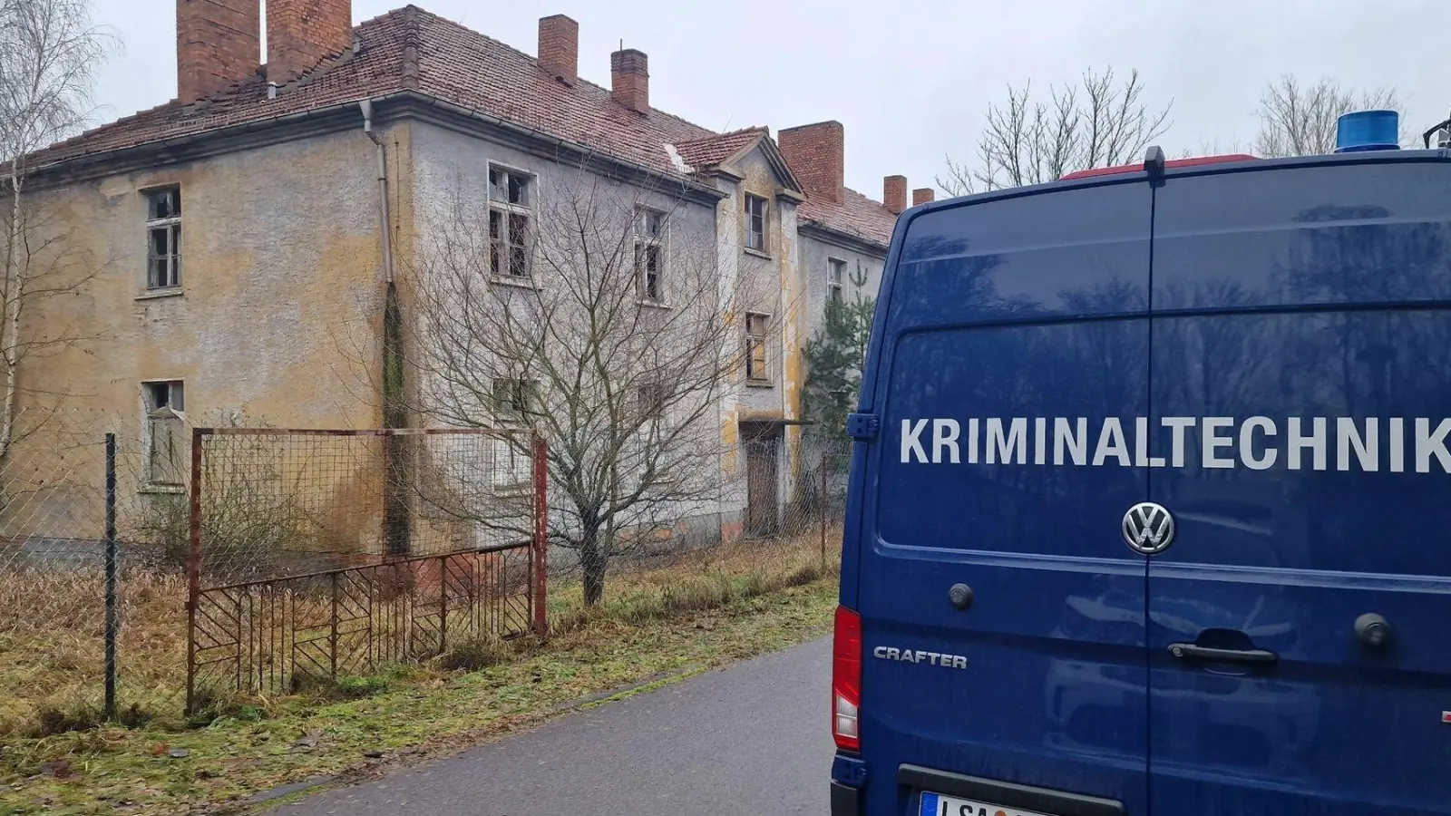 Vor achteinhalb Jahren verschwand die fünfjährige Inga in einem abgelegenen Ortsteil von Stendal in Sachsen-Anhalt scheinbar spurlos - jetzt geht die Polizei neuen Hinweisen nach. (Foto: Cevin Dettlaff/dpa)