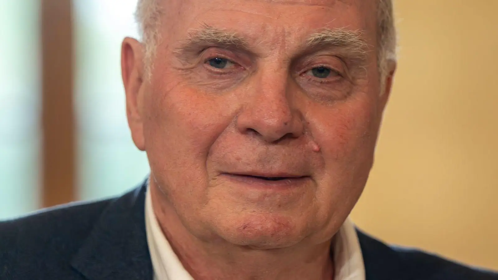 Uli Hoeneß meint, dass es mit Max Eberl nichts auszusprechen gebe. (Foto: Peter Kneffel/dpa)