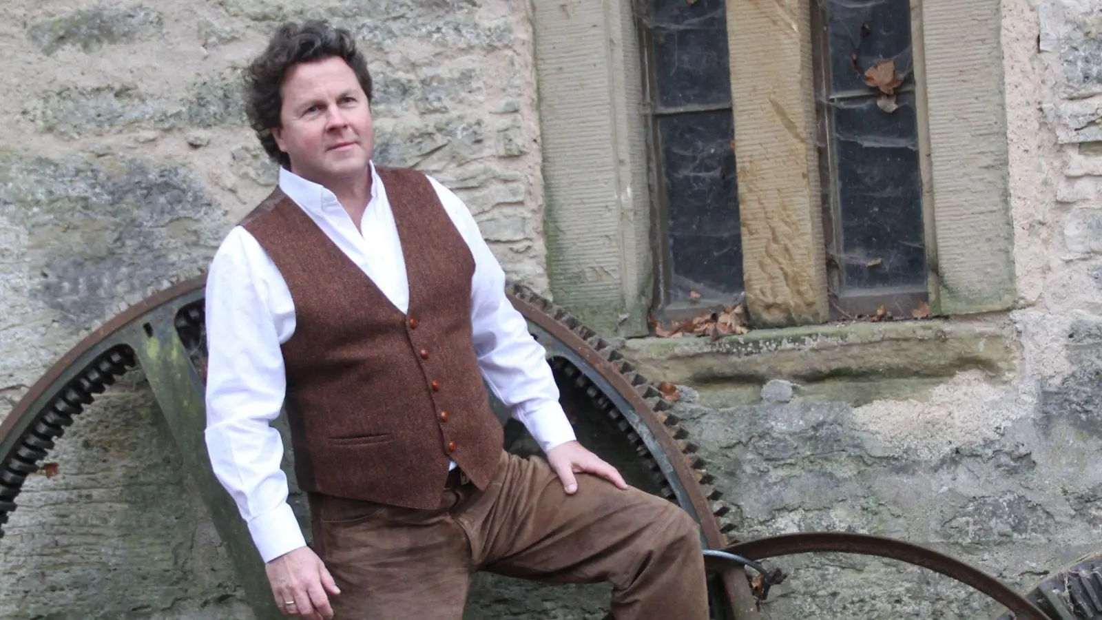 Dein Lied Festival: Christoph von Weitzel, Intendant und Bariton, ist selber bei einigen Konzerten als Sänger mit von der Partie.  (Foto: Jens Plackner)