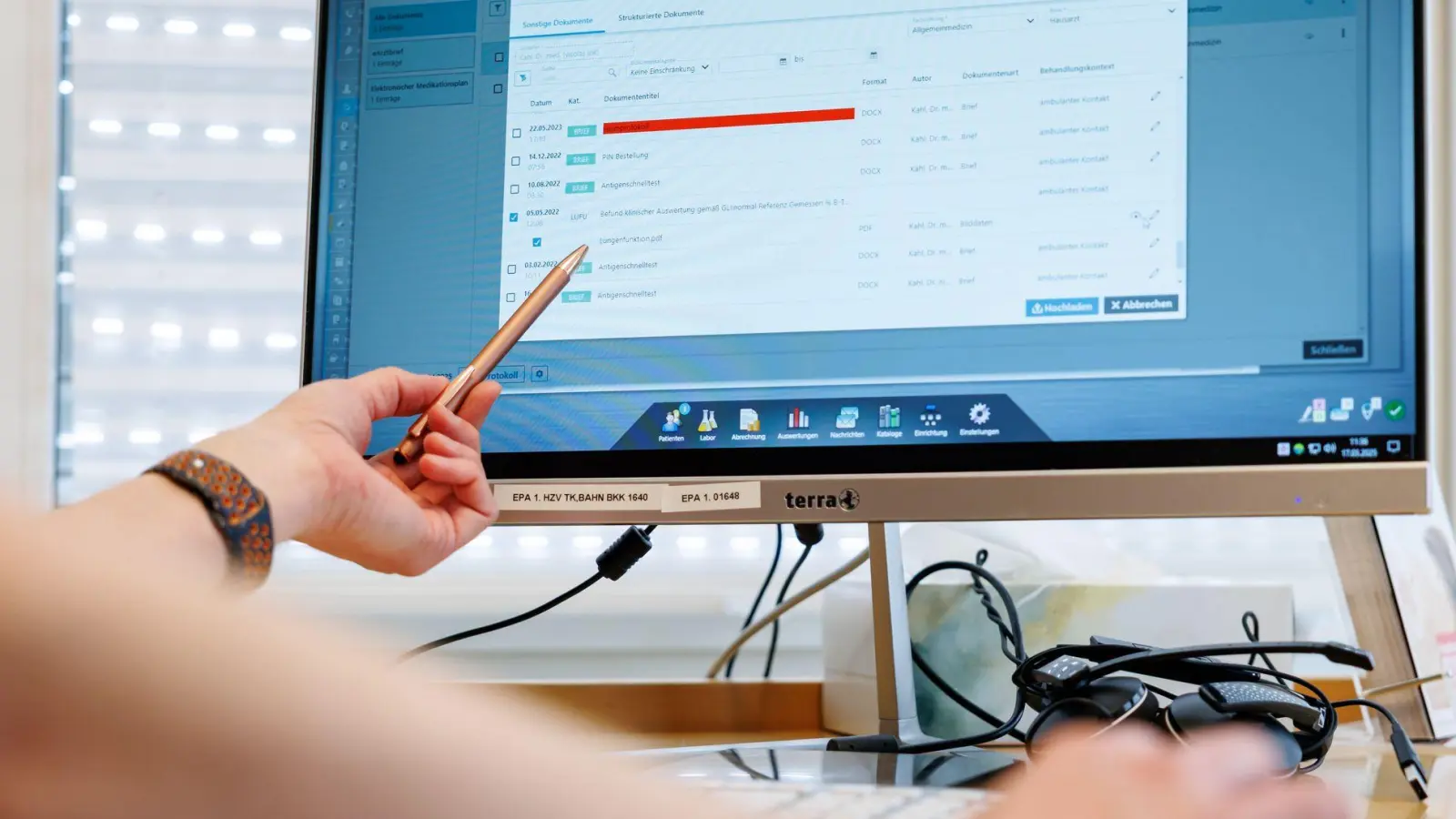 Die elektronische Patientenakte soll viele Vorteile bringen. (Foto: Daniel Karmann/dpa)