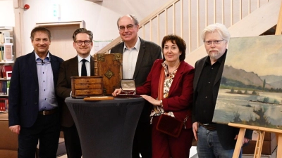 Laden zur Veranstaltung „Meine Lieblingsstücke” ein (von links): Christian Eichinger, Christian Mantsch, Alexander Biernoth, Silvia Eichinger, Dr. Wolfgang Reddig. (Foto: Luca Paul)