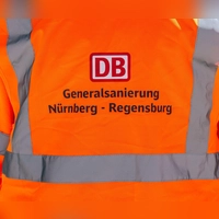 Ursprünglich sollten die Bauarbeiten fünf Monate bis zum 10. Juli dauern. Wenige Tage vorher informierte die Bahn darüber, dass der Termin nicht zu halten sei. (Archivbild) (Foto: Armin Weigel/dpa)