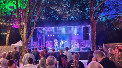 Muddy What ließ es richtig krachen: Auch Organisations-Chef Hans Ruppert vom Kulturforum war begeistert. (Foto: Zeynel Dönmez)