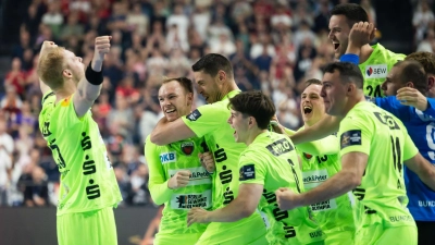Die Berliner feiern den Einzug ins Finale der Champions League. (Foto: Marius Becker/dpa)