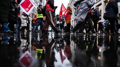 Wie hier in Berlin werden Warnstreiks in den kommenden Wochen verstärkt spürbar sein.  (Foto: Britta Pedersen/dpa)