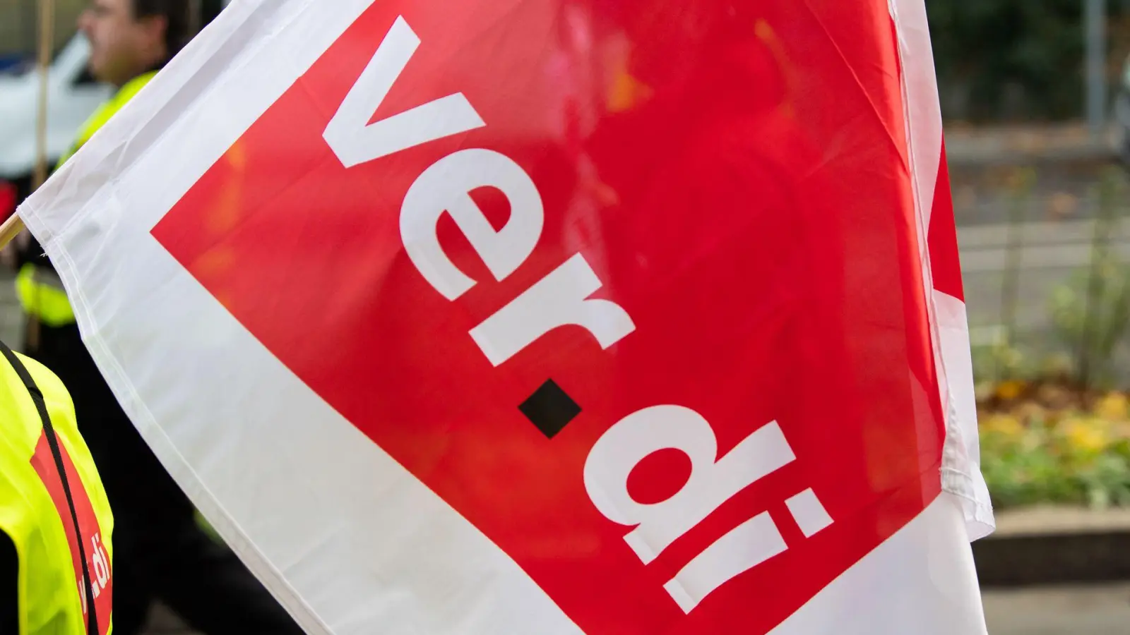 Verdi startet bundesweit Warnstreiks im Handel. (Foto: Tom Weller/dpa)