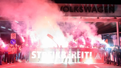 Mit dem Ausstand will die Gewerkschaft in dem Streit um milliardenschwere Einschnitte den Druck erhöhen. (Archivbild) (Foto: Hendrik Schmidt/dpa)