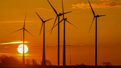 Allein die Windkraft an Land soll sich nach den Plänen der Bundesregierung von 58 Gigawatt im Jahr 2022 auf 115 Gigawatt bis 2030 verdoppeln. (Foto: Patrick Pleul/dpa)