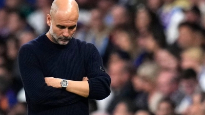 Pep Guardiola und Manchester City stehen nach dem Champions-League-Aus massiv in der Kritik. (Foto: Manu Fernandez/AP/dpa)