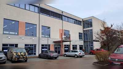 Hier, wo im Erdgeschoss seit Jahren ein Leerstand vorherrscht, will sich der Spielwaren-Experte Rofu ansiedeln. (Archivbild: Florian Schwab)