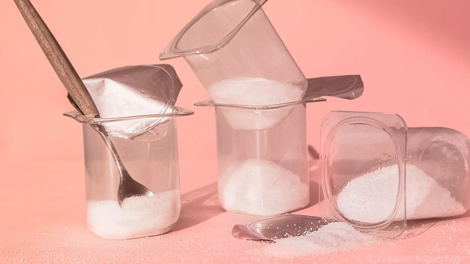 Die Zeitschrift „Öko-Test“ hat 15 Kinder-Milchprodukte auf ihren Zuckergehalt geprüft. (Foto: Anna Hirte/dpa-tmn)