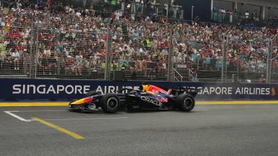 Max Verstappen gewinnt den Sprint in Singapur. (Foto: Ng Han Guan/Pool AP/AP/dpa)