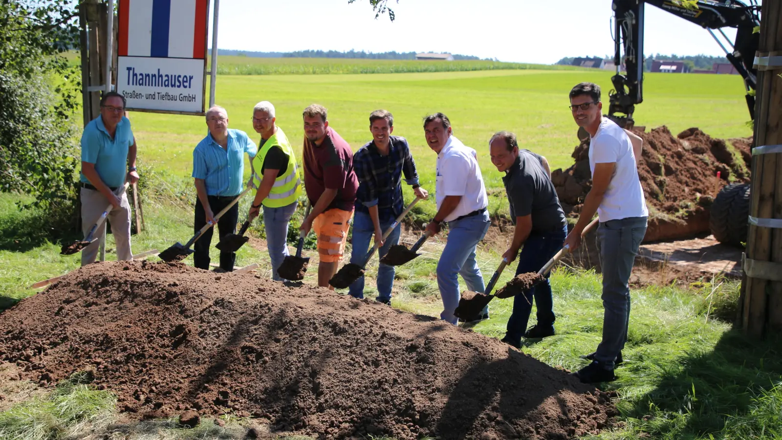 Der Geh- und Radweg zwischen Burgoberbach und dem Gemeindeteil Neuses wird ausgebaut. (Foto: Alexander Biernoth)