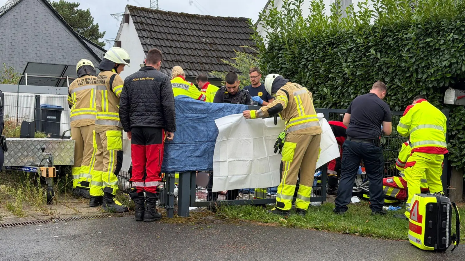 Die Mordkommission ermittelt nach einem versuchten Tötungsdelikt in Hattingen. (Foto: Justin Brosch/dpa)